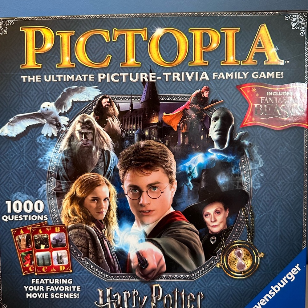 PICTOPIA Harry Potter Picture Trivia Family Game Ultimate Wizarding Challenge